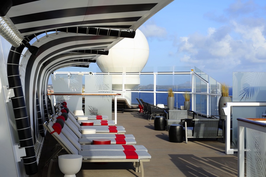 Celebrity Cruises The Retreat Sundeck 7.jpg